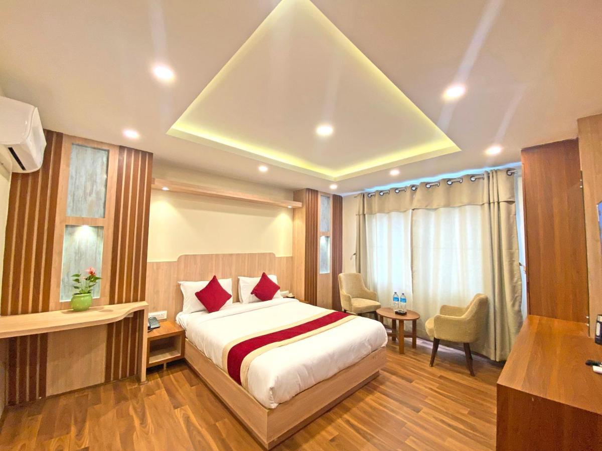 Hotel Nilakantha Pvt. Ltd Катманду Екстер'єр фото