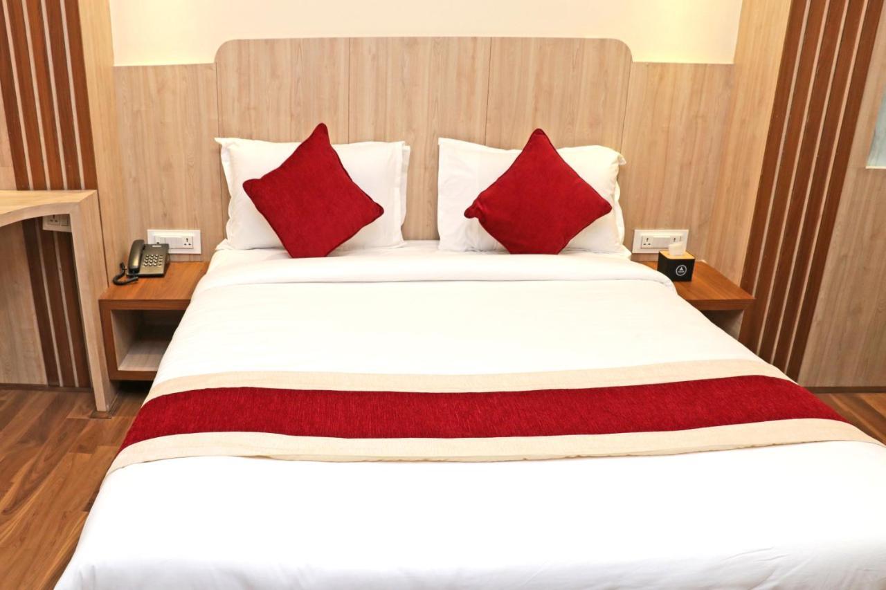 Hotel Nilakantha Pvt. Ltd Катманду Екстер'єр фото