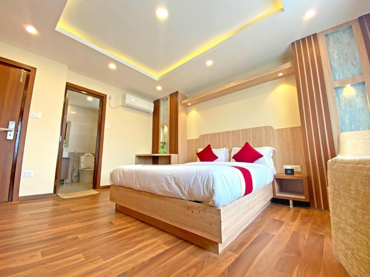 Hotel Nilakantha Pvt. Ltd Катманду Екстер'єр фото