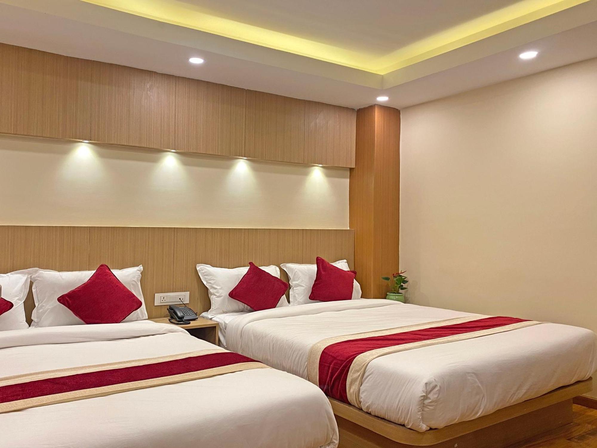 Hotel Nilakantha Pvt. Ltd Катманду Екстер'єр фото