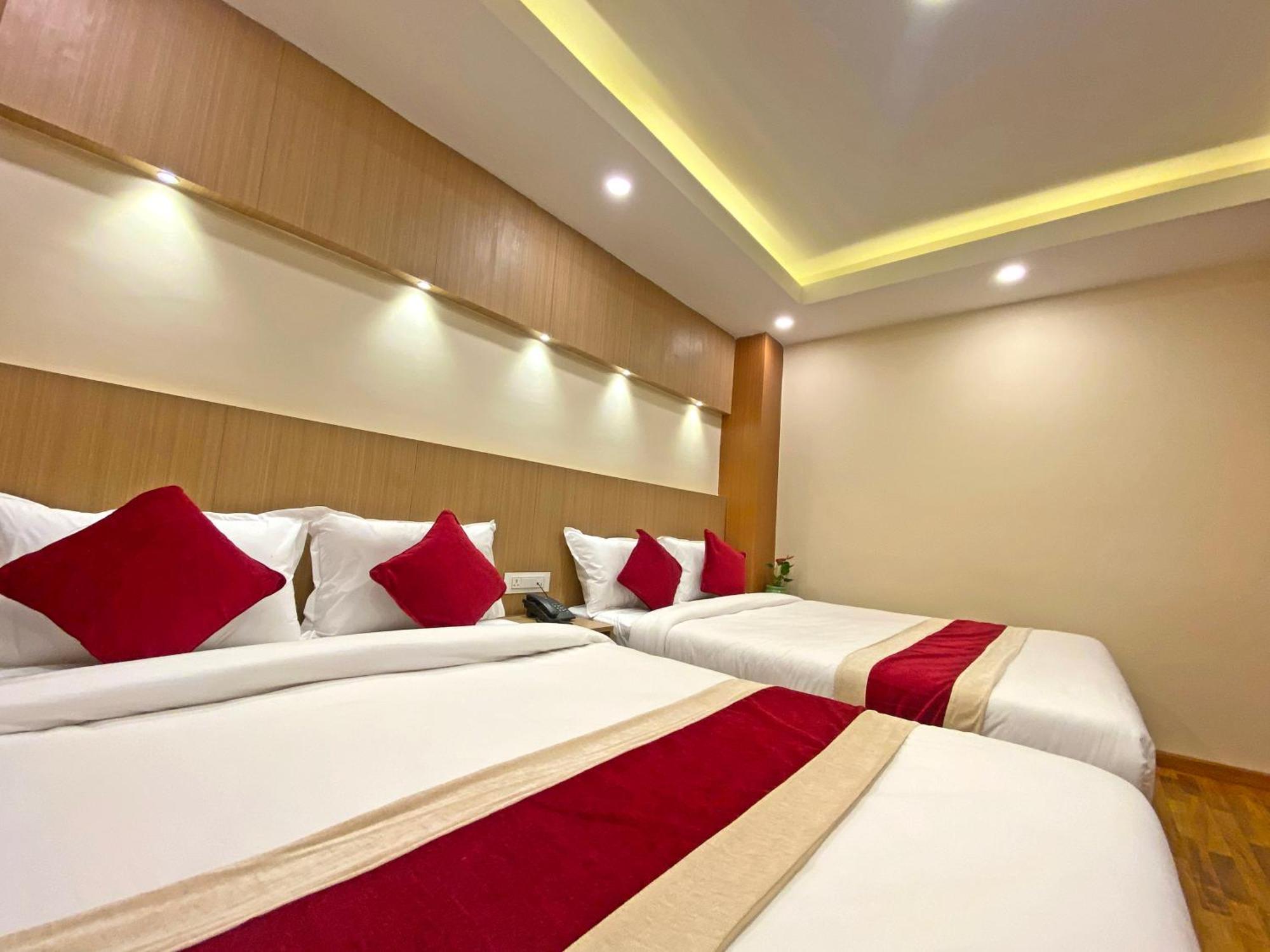 Hotel Nilakantha Pvt. Ltd Катманду Екстер'єр фото