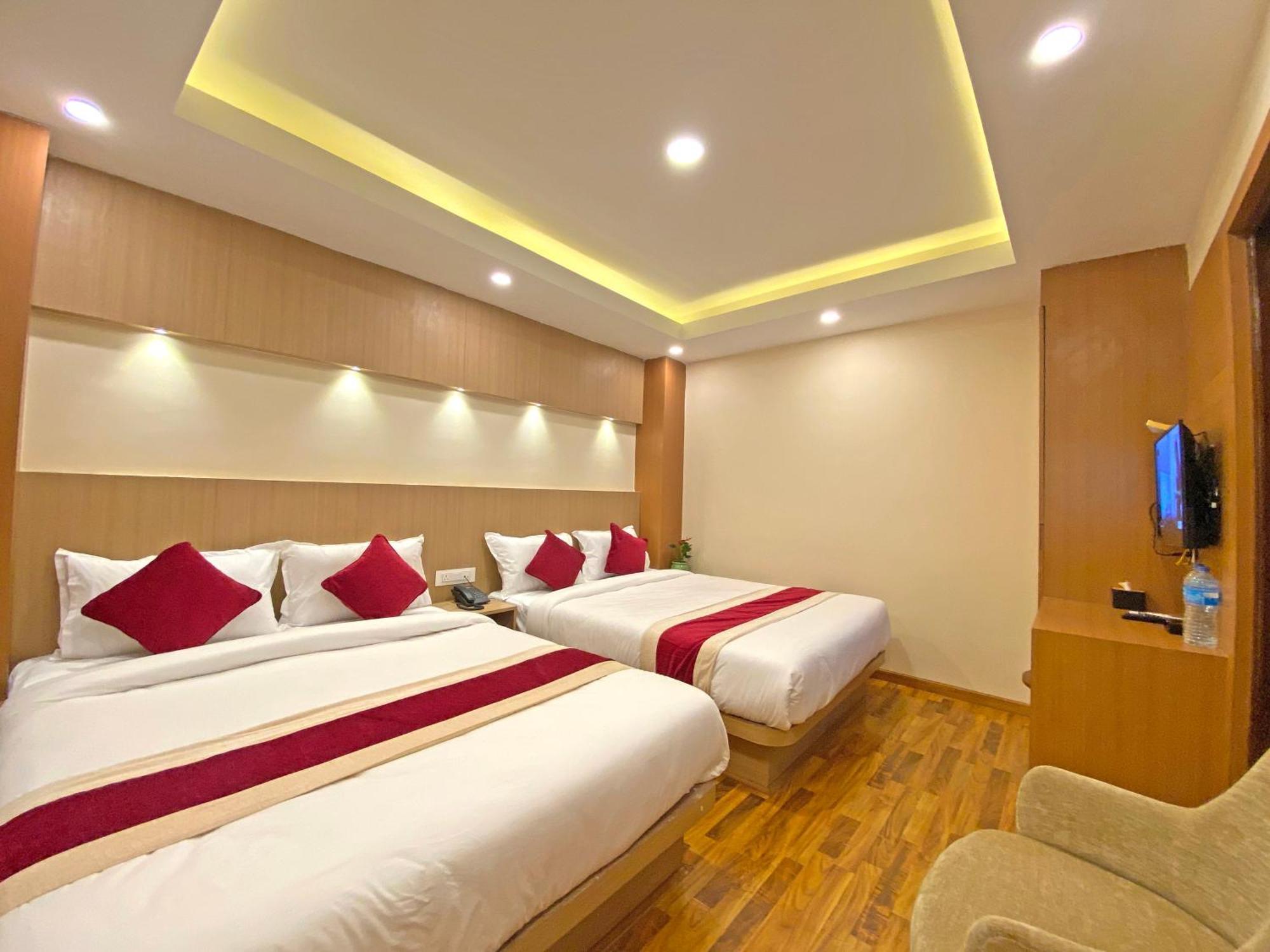 Hotel Nilakantha Pvt. Ltd Катманду Екстер'єр фото