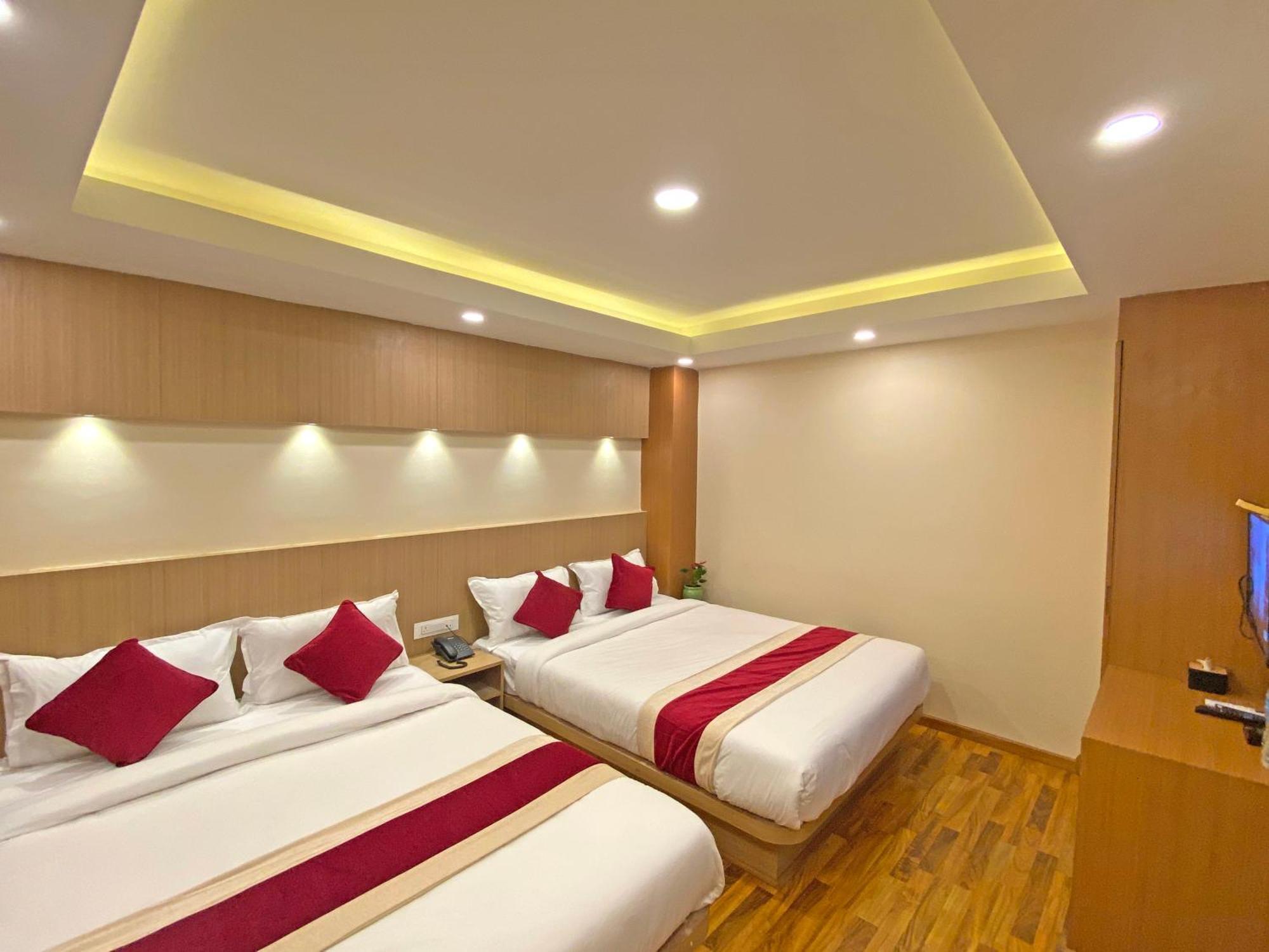 Hotel Nilakantha Pvt. Ltd Катманду Екстер'єр фото