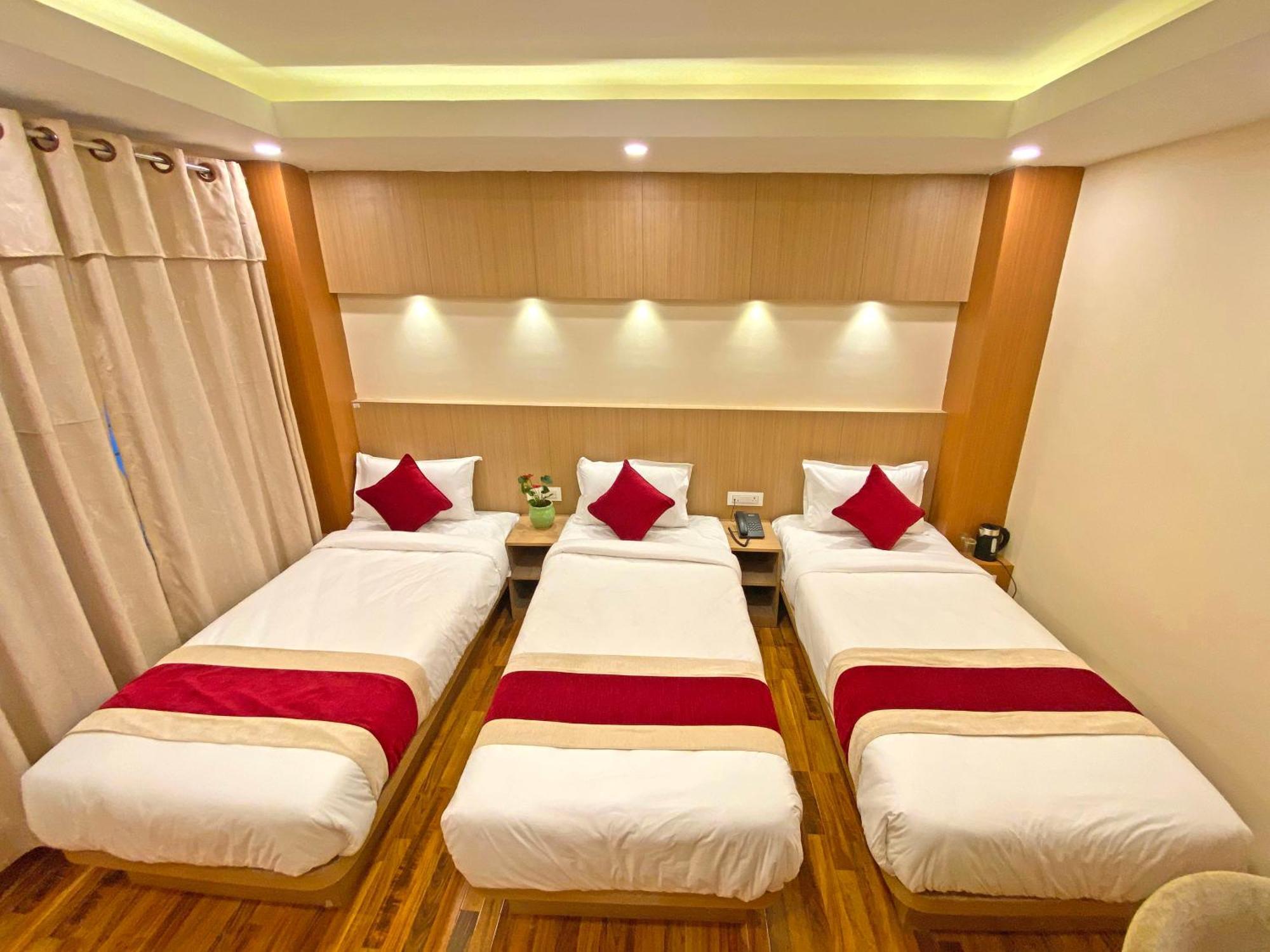 Hotel Nilakantha Pvt. Ltd Катманду Екстер'єр фото