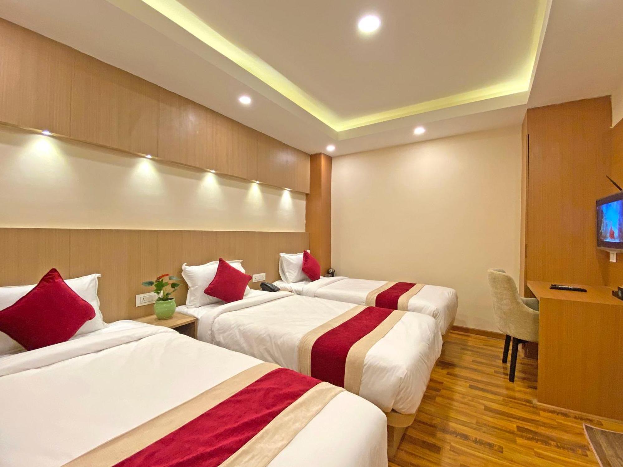 Hotel Nilakantha Pvt. Ltd Катманду Екстер'єр фото