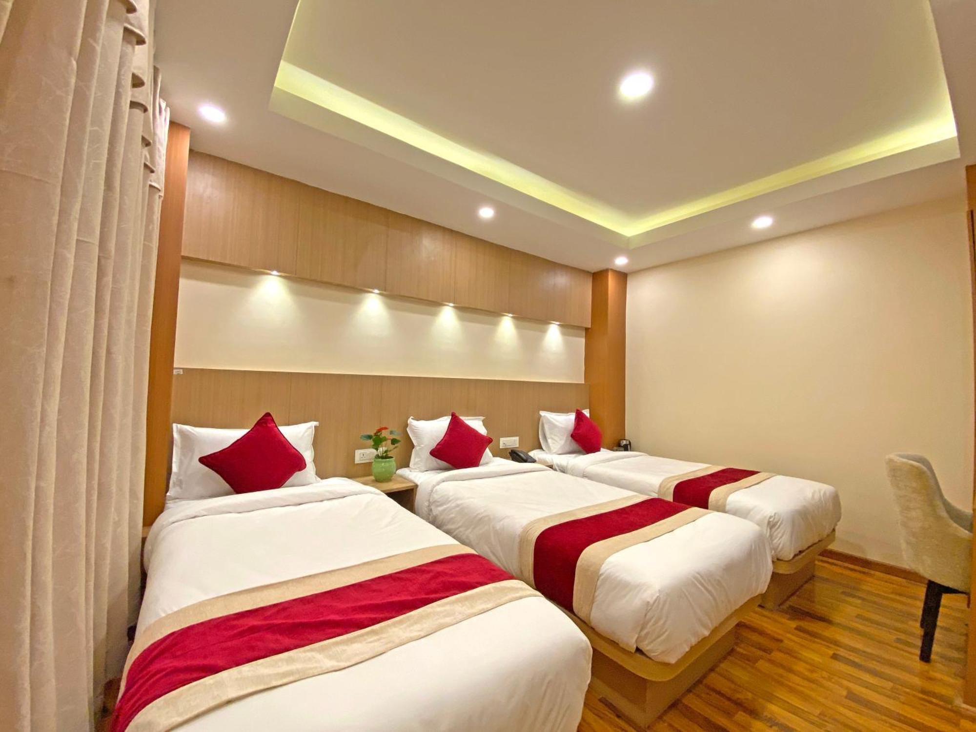 Hotel Nilakantha Pvt. Ltd Катманду Екстер'єр фото